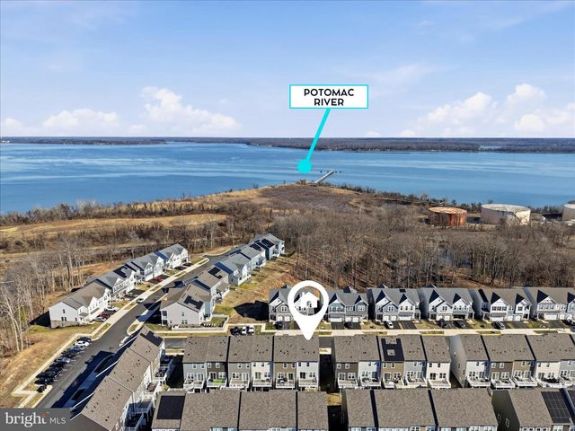 18351 MOSS GARDEN RD, Dumfries, VA 22026