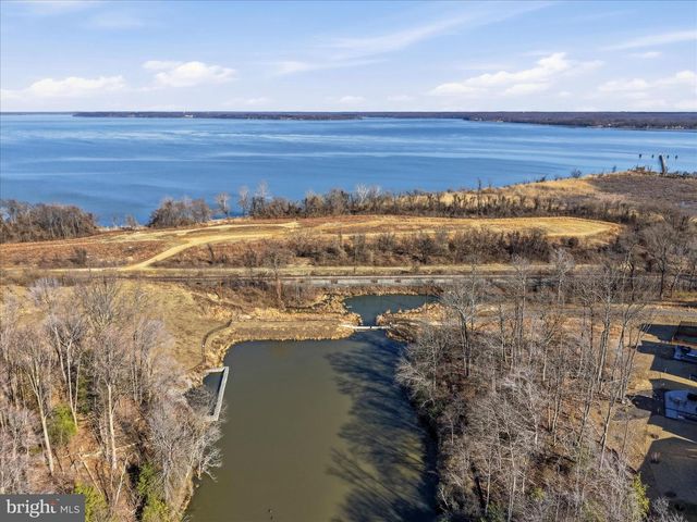 18351 MOSS GARDEN RD, Dumfries, VA 22026