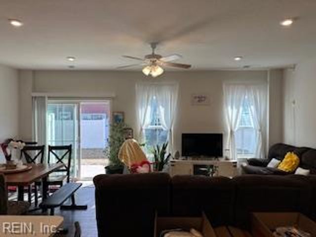 529 Bright Red RN, Chesapeake, VA 23323