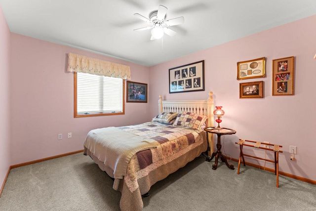 1720 N Hillcrest Drive, Baraboo, WI 53913