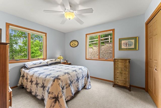 1720 N Hillcrest Drive, Baraboo, WI 53913