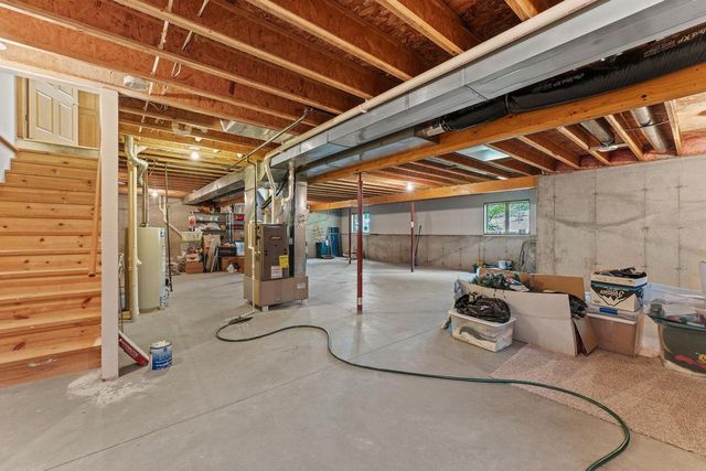 1720 N Hillcrest Drive, Baraboo, WI 53913