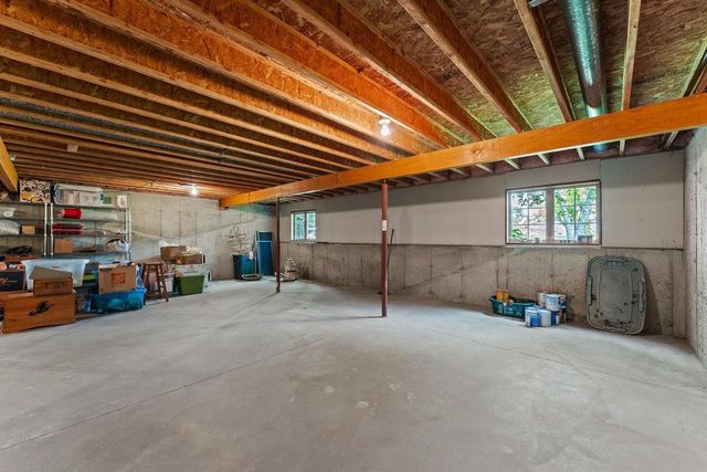 1720 N Hillcrest Drive, Baraboo, WI 53913