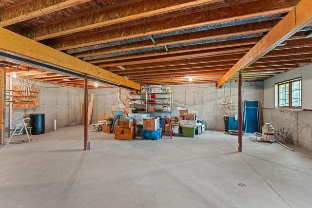 1720 N Hillcrest Drive, Baraboo, WI 53913