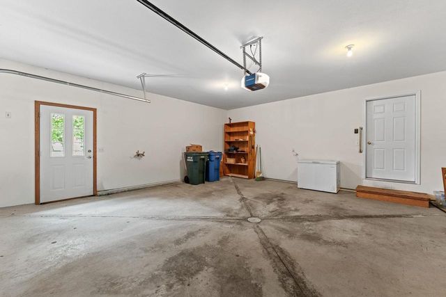 1720 N Hillcrest Drive, Baraboo, WI 53913