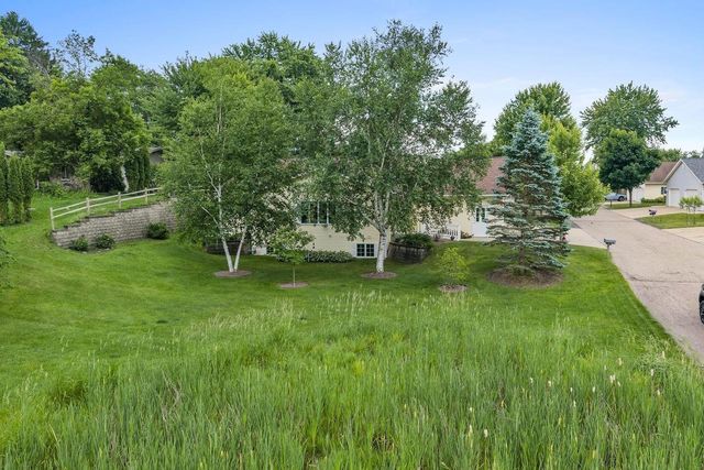 1720 N Hillcrest Drive, Baraboo, WI 53913