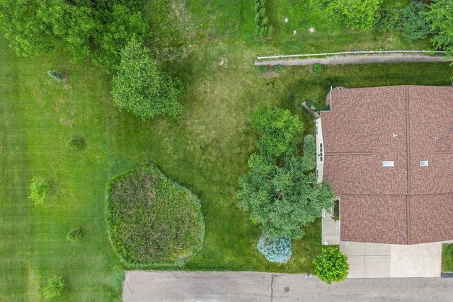 1720 N Hillcrest Drive, Baraboo, WI 53913