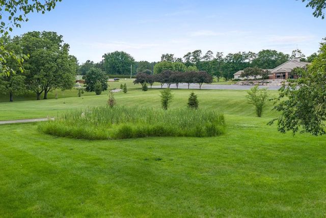 1720 N Hillcrest Drive, Baraboo, WI 53913