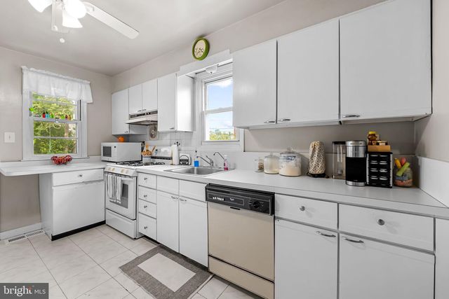 8227 LAUREL, Baltimore, MD 21234
