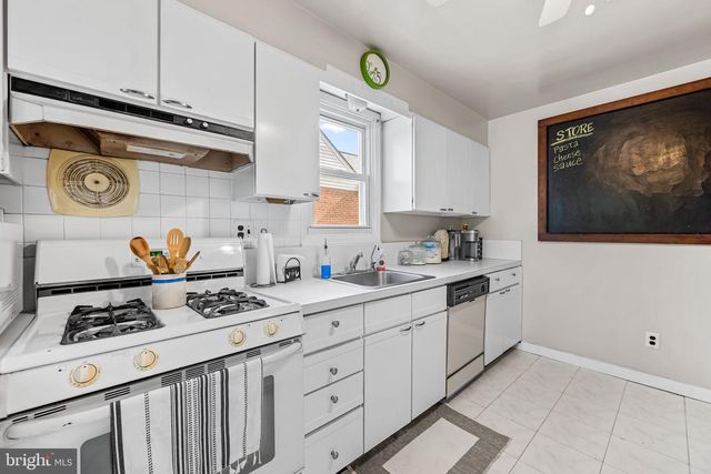 8227 LAUREL, Baltimore, MD 21234
