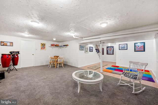 8227 LAUREL, Baltimore, MD 21234