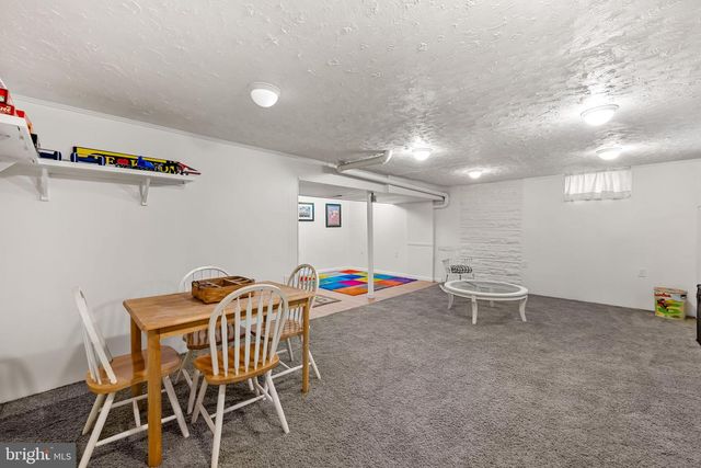 8227 LAUREL, Baltimore, MD 21234