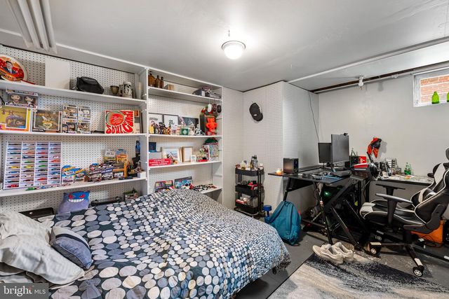 8227 LAUREL, Baltimore, MD 21234