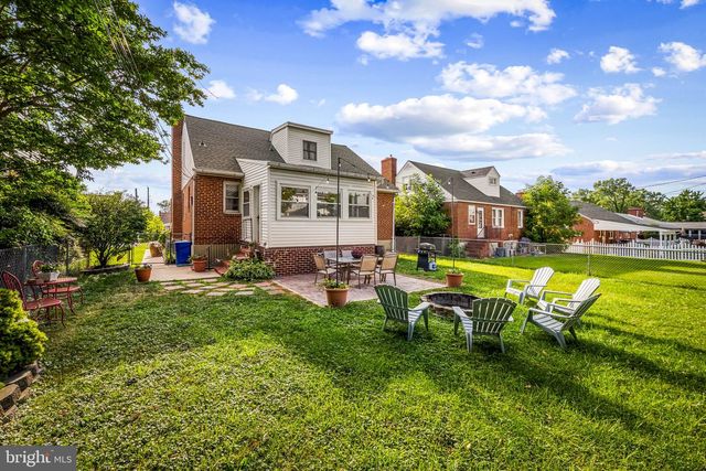 8227 LAUREL, Baltimore, MD 21234