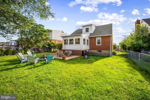 8227 LAUREL, Baltimore, MD 21234
