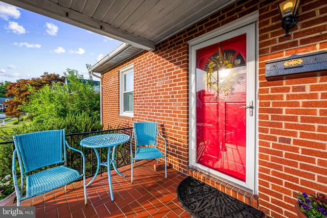 8227 LAUREL, Baltimore, MD 21234