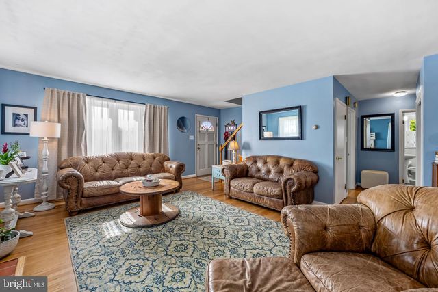 8227 LAUREL, Baltimore, MD 21234