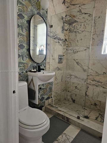801 8th St 201, Miami Beach, FL 33139