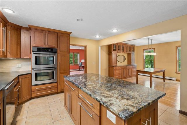 4 Berge Lane, Derry, NH 03038