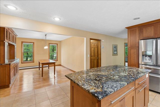 4 Berge Lane, Derry, NH 03038