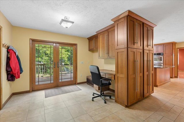 4 Berge Lane, Derry, NH 03038
