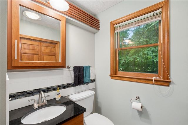 4 Berge Lane, Derry, NH 03038