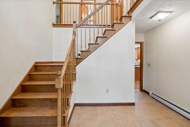 4 Berge Lane, Derry, NH 03038
