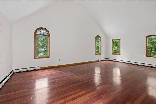4 Berge Lane, Derry, NH 03038