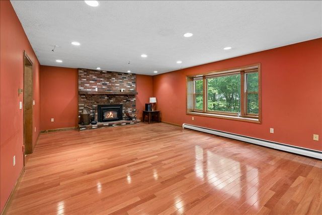 4 Berge Lane, Derry, NH 03038