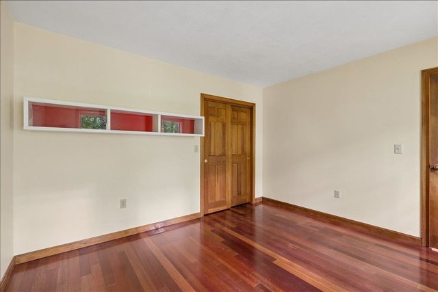 4 Berge Lane, Derry, NH 03038