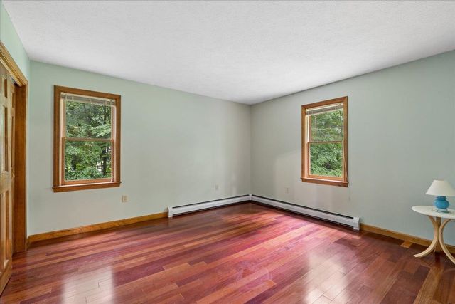 4 Berge Lane, Derry, NH 03038