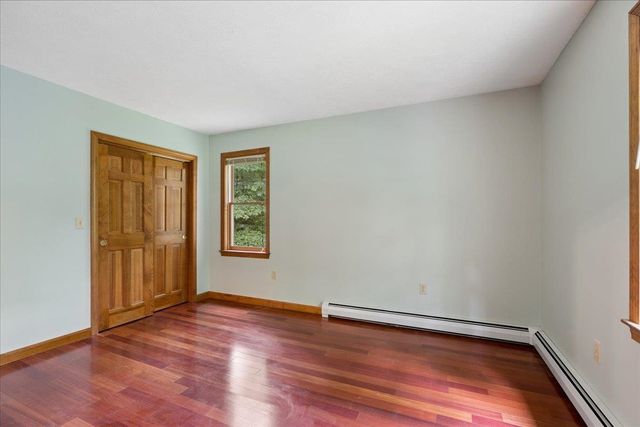 4 Berge Lane, Derry, NH 03038