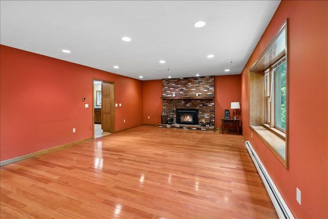 4 Berge Lane, Derry, NH 03038