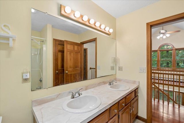 4 Berge Lane, Derry, NH 03038