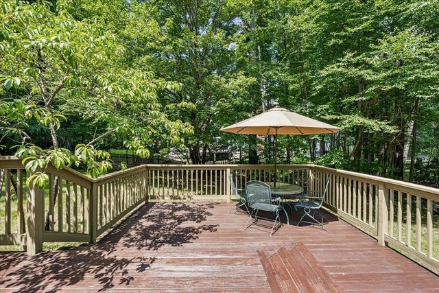 4 Berge Lane, Derry, NH 03038