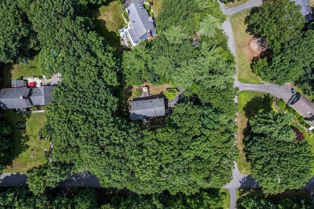4 Berge Lane, Derry, NH 03038