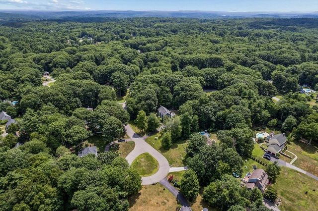 4 Berge Lane, Derry, NH 03038