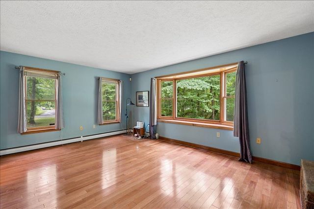 4 Berge Lane, Derry, NH 03038