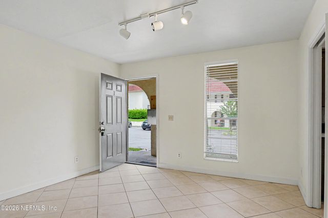 1557 EL PRADO Road 1, Jacksonville, FL 32216
