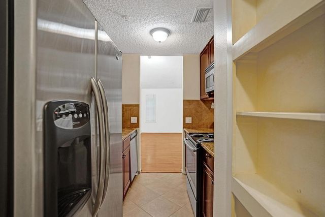 2301 N Congress Avenue 27, Boynton Beach, FL 33436