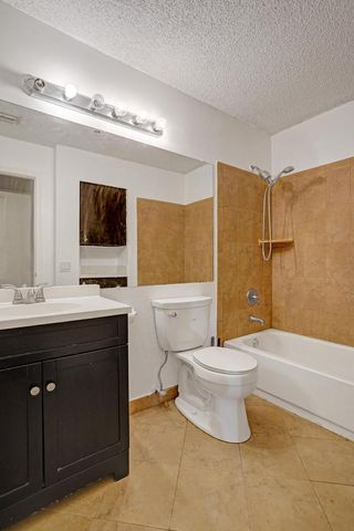 2301 N Congress Avenue 27, Boynton Beach, FL 33436