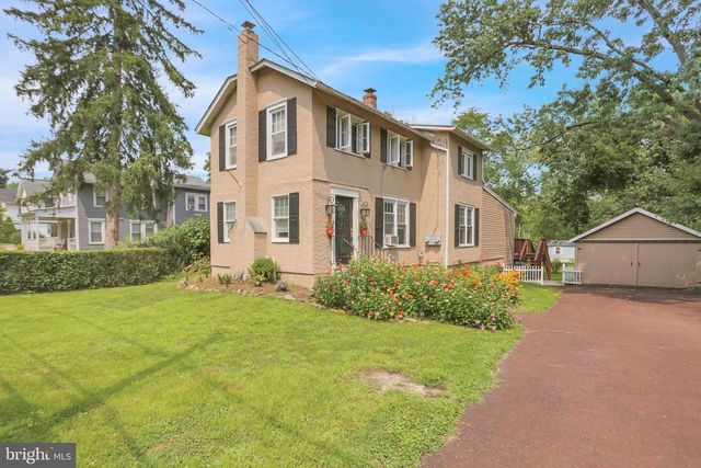 6 PERKIOMEN AVE, Schwenksville, PA 19473