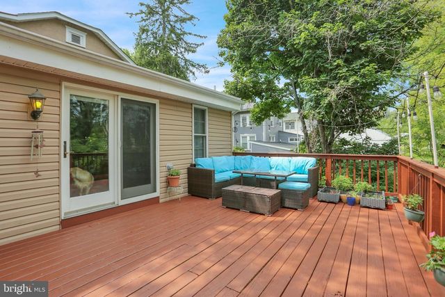 6 PERKIOMEN AVE, Schwenksville, PA 19473