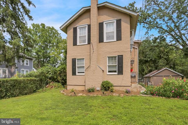 6 PERKIOMEN AVE, Schwenksville, PA 19473