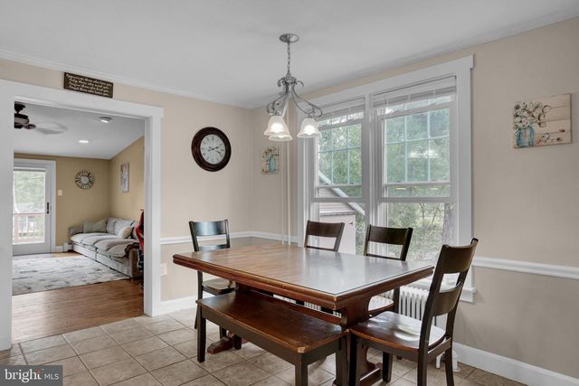 6 PERKIOMEN AVE, Schwenksville, PA 19473