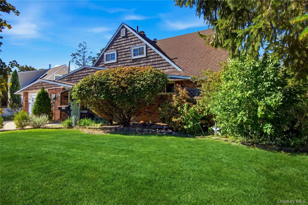 33 Stonecutter Road, Levittown, NY 11756 — photo 3