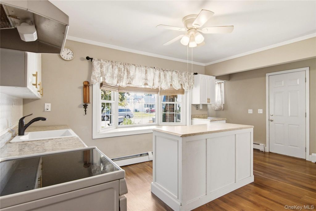 33 Stonecutter Road, Levittown, NY 11756 — photo 5