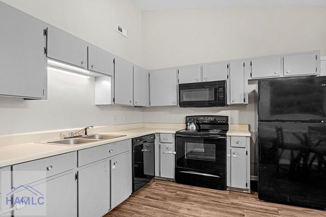 617 Oak Street, Hinesville, GA 31313