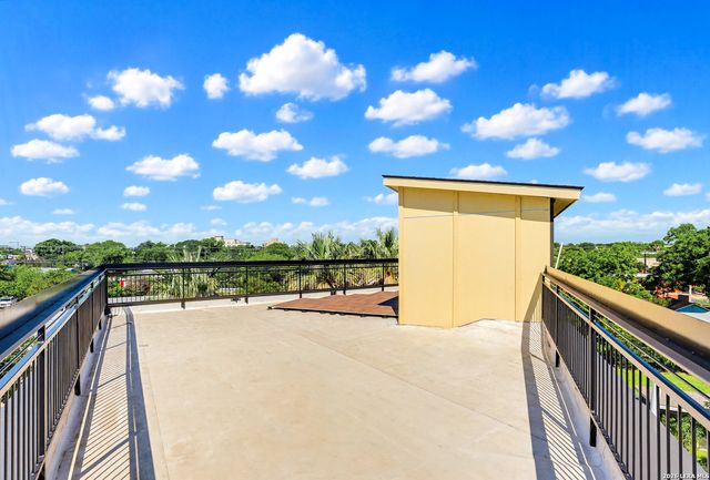 727 E PARK AVE, San Antonio, TX 78212