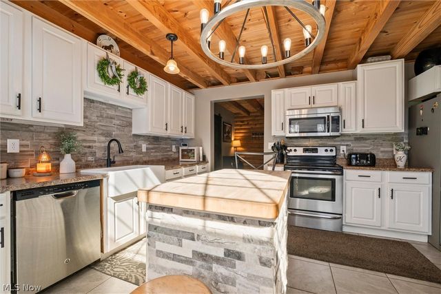 4911 Miller Road, Lowellville, OH 44436